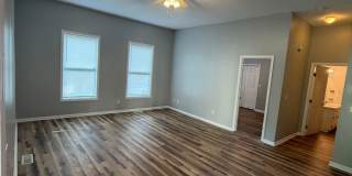 Remodeled! Walkable! 2 bedroom/1 bath Gallery 1