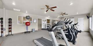 Spring River Luxury Apartment Homes Gallery 35