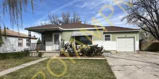 3 Bed / 2 Bath Home – Fenced Yard & Garage Gallery 1