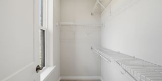 Modern 2BR/2.5BA Townhome in Ashburn Gallery 9