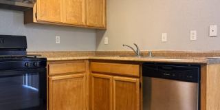 4/2 with open floor plan Available NOW!! Gallery 7
