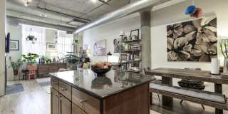 758 N Larrabee Street Gallery 11