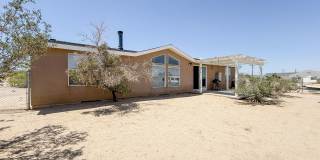 29 Palms Home with Garage Gallery 27