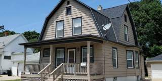 Huge 4 Bedroom 2 Bath Single Family with Central Air! Gallery 1