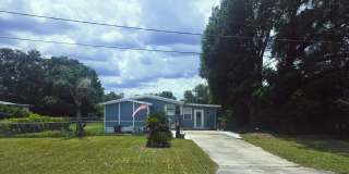 Country living with fenced yard Gallery 1