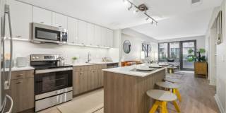 Solaire 8200 Dixon Gallery 14