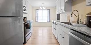 Pet Friendly Three Bedroom with Bonus! Gallery 8