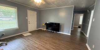 Lovely 2 bed/1 bath on a corner lot! Lovely 2 bed/1 bath on a corner lot! Gallery 3
