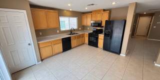 Beautiful 4Bed/3Bath/2Car home located within the Iron Mountain Ranch Community Gallery 6