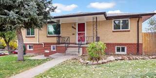 Spacious 3 Bedroom Near Olde Town Arvada with Private Yard Spacious 3 Bedroom Near Olde Town Arvada with Private Yard Gallery 1