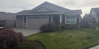 Immaculately maintained home in quite cul-de-sac. Gallery 1
