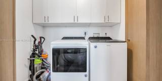 100 South Pointe Drive Gallery 12