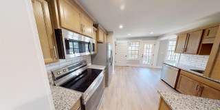Beautifully Upgraded Home with Large Eat-In Kitchen And Spacious Primary Suite Gallery 6