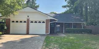 REMODELED HOME ON A QUIET STREET JUST ONE MILE WEST OF OU CAMPUS! Gallery 1