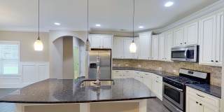 Custom 4 BD/2.5 BA Home with Community Pool, Water Access and Day Dock! Gallery 7
