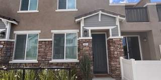 Welcome home to this beautiful Murrieta Town Home! Gallery 1