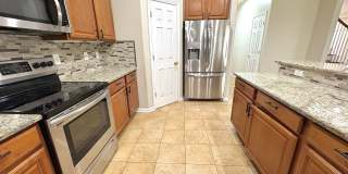Spacious Two-Story Home with Hot Tub, Pool Table & Fenced Yard in Panther Creek Gallery 13