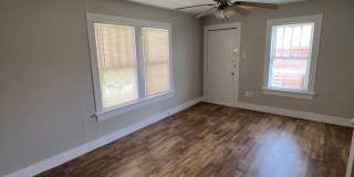 Adorable One Bedroom Duplex! Gallery 6