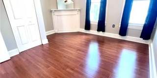 1522 Barron Street Gallery 33