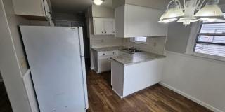 Comfortable 3-Bedroom Ranch with Garage and Private Yard Gallery 9