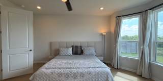 Wonderful 5 bedroom 4 bath home with Office + Media Room Gallery 16