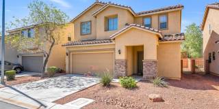 Charming 4 Bedroom Home in Gated Community with Community Pool & Courtyard Entry! Gallery 1