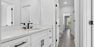 413 Lellyett Street Gallery 44