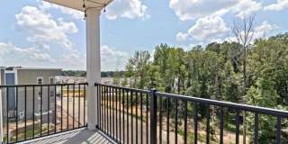 The Belle at the Lamar Gallery 18