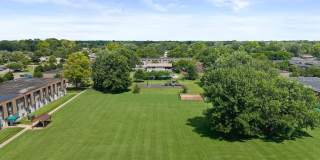 Center Court Apartments Gallery 19