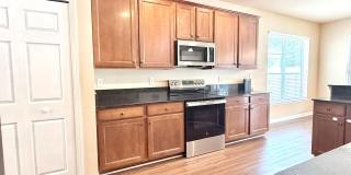 Spacious 4BR Home with Solar Panels, Downstairs Primary & Fenced Yard Gallery 15