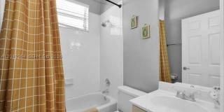 2405 SE 5th Ct Gallery 28