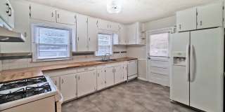 COMING SOON! Cutest 2/1 Bungalow in Hapeville - Housing Vouchers Accepted Gallery 10