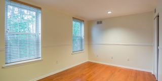 Beautiful 2 Bedroom, 2 Bathroom Historical Row Home Gallery 6