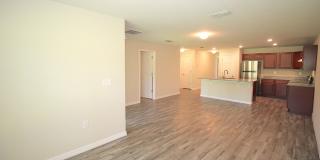 Roomy 3 Bed 2 Bath Duplex Home for Rent w Lawn Cutting Included! Gallery 25