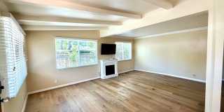 Charming 2 bdrm, 1 bath, + Bonus Room Gallery 7