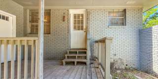 RENOVATED 2/1 w/ New Flooring/Paint, Fenced Yard, Deck, Walk In Closets, Granite Counters, & Stainless Appliances ! Avail NOW for $1295/month Gallery 31