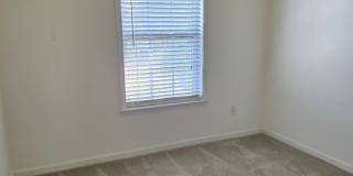 Rare 3 bed 2.5 bath Townhome located in Kennesaw Gallery 14