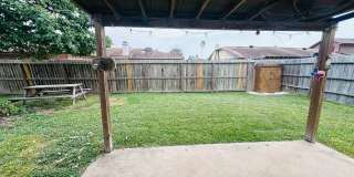 Beautiful Southside 3BR Home | Vaulted Ceilings | Fireplace | Refrigerator Included | Covered Patio Gallery 20