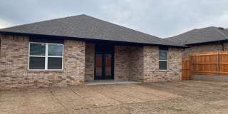 3 Bedroom 2 Bathroom 2 Car Garage Home in Oakdale School District Gallery 18