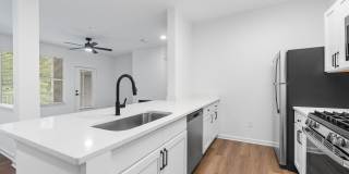 Avana Lexington Gallery 15