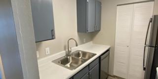 River Walk Apartments Gallery 5