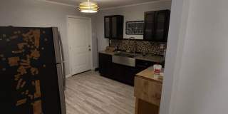 This studio apartment is conveniently located one block from Spohn Shoreline, Gallery 16