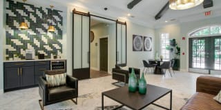 Rocky Creek Apartments Gallery 13