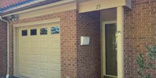 Spacious Modern 3 Bedroom Townhome - Move In Ready Gallery 1