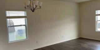 Room in 3 Bedroom Home at Mariners Ct Gallery 16