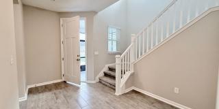 Bright & Spacious 4BR Home with Screened Porch & Paver Patio Bright & Spacious 4BR Home with Screened Porch & Paver Patio Gallery 6