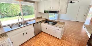 Spacious 3BR Single-Story Residence | Central Air, Fireplace, Private Backyard Retreat Gallery 9
