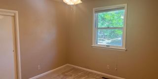Pleasant Valley 5 Bedroom Gem with AC! Gallery 15