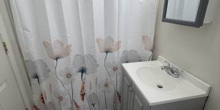 33 Howard St Gallery 9