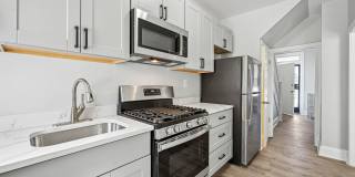 Newly Renovated 5BR/2BA Brownstone, Washer/Dryer Gallery 6